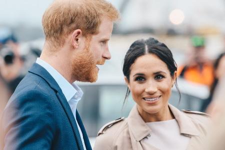 Harry & Meghan: Überraschungsauftritt bei Kevin Costners Benefiz-Event Harry & Meghan: Überraschungsauftritt bei Kevin Costners Benefiz-Event