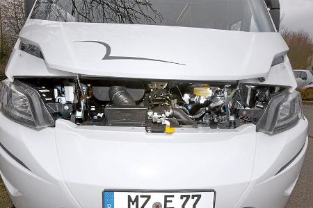 Kleiner Zugang erschwert Servicearbeiten im Motorraum beim Forster I 738 EB