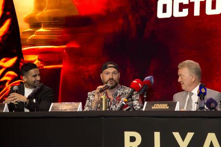 Boxen: Fury und Usyk einigen sich auf Vereinigungskampf Boxen: Fury und Usyk einigen sich auf Vereinigungskampf