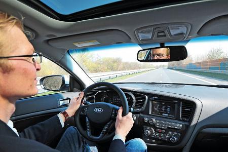 Kia Optima Hybrid, Cockpit, Fahrer