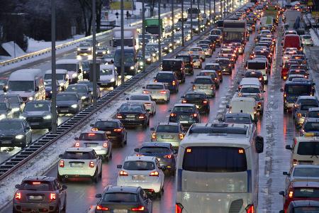Stau Autobahn Winter