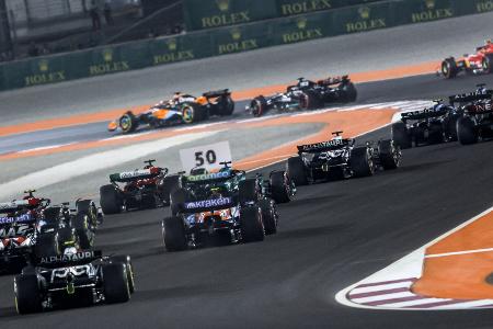 FIA verpflichtet Teams zu drei Stopps in Katar FIA verpflichtet Teams zu drei Stopps in Katar