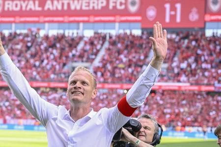 Reis-Nachfolger gefunden: Geraerts neuer Schalke-Trainer Reis-Nachfolger gefunden: Geraerts neuer Schalke-Trainer