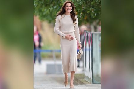 Ganz ohne Farbe! Prinzessin Kate wird zum Hingucker Ganz ohne Farbe! Prinzessin Kate wird zum Hingucker