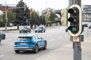 KI soll Ampelstopps und Kondensstreifen vermeiden