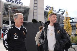 Gosens lobt Trainerteam: "Feuer ist zu spüren"
