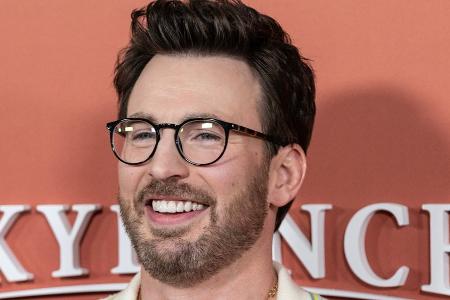 Nach Gerüchten: Chris Evans bestätigt Hochzeit mit Alba Baptista Nach Gerüchten: Chris Evans bestätigt Hochzeit mit Alba Baptista