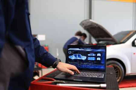 Autokauf: Daran erkennen Sie, ob ein Serviceheft ordentlich und echt gepflegt wurde Autokauf: Daran erkennen Sie, ob ein Serviceheft ordentlich und echt gepflegt wurde