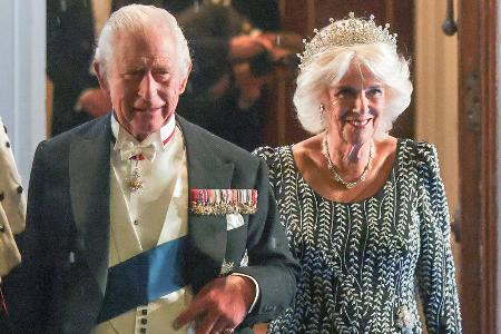 Camilla trägt zum ersten Mal Lieblingstiara von Queen Elizabeth II. Camilla trägt zum ersten Mal Lieblingstiara von Queen Elizabeth II.
