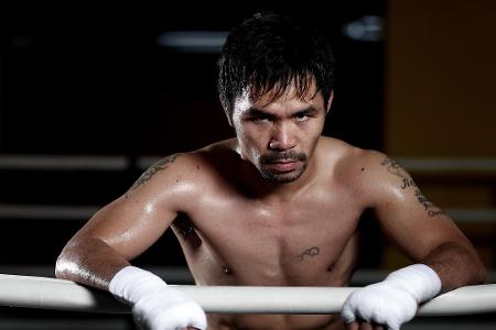 Platz 5: Manny Pacquiao (u.a. Fliegen-, Superbantam-, Feder-, Leicht-, Weltergewicht) - Der Philippiner wurde als einziger Weltmeister in sieben verschiedenen Gewichtsklassen. Der aggressive Offensivboxer wurde unter anderem durch den Mega-Fight gegen Floyd Mayweather einer der bestbezahlten Fighter der Geschichte. Bilanz: 71 Kämpfe, 62 Siege, 39 durch K.o., zwei Unentschieden.