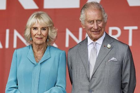 Queen-Beerdigung und Krönung: Charles und Camilla danken Helfern Queen-Beerdigung und Krönung: Charles und Camilla danken Helfern