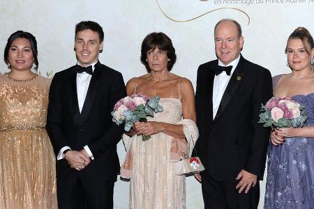 Ohne Ehefrau Charlène: Fürst Albert II. feiert mit Familienmitgliedern Ohne Ehefrau Charlène: Fürst Albert II. feiert mit Familienmitgliedern