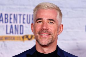 "Unter uns"-Star Jo Weil überrascht mit platinblonden Haaren