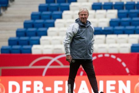 DFB-Frauen: Hrubesch-Team will Störgeräuschen trotzen DFB-Frauen: Hrubesch-Team will Störgeräuschen trotzen