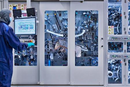 BMW Batteriezellen Fabrik Batterie CMCC Parsdorf Produktion