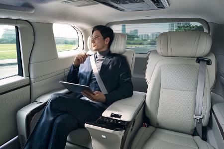 Lexus LM MPV