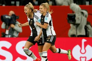 Nach "MVT"-Chaos: DFB-Frauen bescheren Hrubesch Traum-Debüt