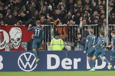 Pokal-Party auf dem Kiez: St. Pauli besiegt Schalke nach Verlängerung Pokal-Party auf dem Kiez: St. Pauli besiegt Schalke nach Verlängerung