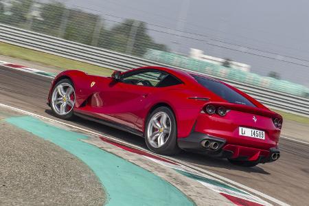 Ferrari 812 Superfast im Fahrbericht, V12, Saugmotor
