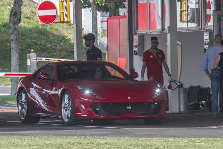 Ferrari 812 Superfast im Fahrbericht, V12, Saugmotor
