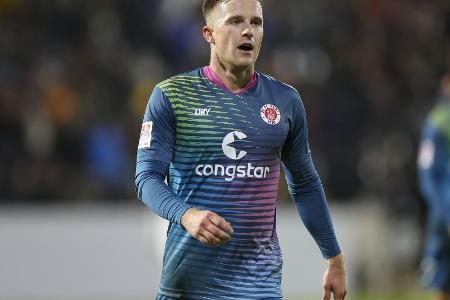 Spitzenreiter St. Pauli auch in Elversberg souverän Spitzenreiter St. Pauli auch in Elversberg souverän