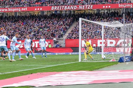 Schalke mit wichtigem Sieg beim FCN Schalke mit wichtigem Sieg beim FCN