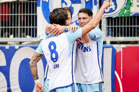 2. Liga: HSV bleibt St. Pauli auf den Fersen - S04 siegreich 2. Liga: HSV bleibt St. Pauli auf den Fersen - S04 siegreich