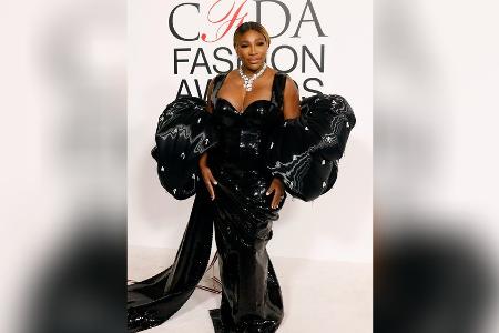 CFDA Fashion Awards: Serena Williams überzeugt im Pailletten-Kleid CFDA Fashion Awards: Serena Williams überzeugt im Pailletten-Kleid