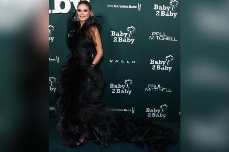 Heidi Klum sorgt unter den Hollywood-Stars für Aufsehen Heidi Klum sorgt unter den Hollywood-Stars für Aufsehen