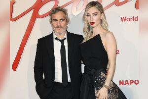 Joaquin Phoenix und Vanessa Kirby: "Napoleon"-Weltpremiere in Paris