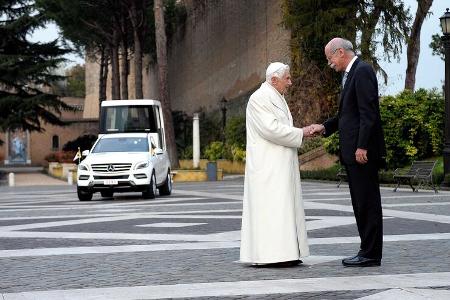 Mercedes ML Papamobil Papst Zetsche
