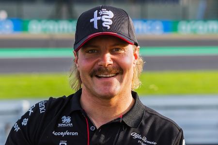13 Mal Popo: Valtteri Bottas überrascht mit Nacktkalender 13 Mal Popo: Valtteri Bottas überrascht mit Nacktkalender
