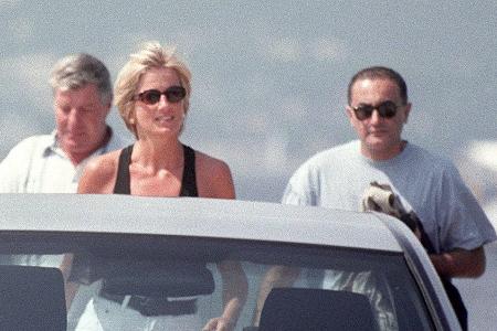 Legendäres Kussfoto von Diana und Dodi: Das ist der berühmte Fotograf Legendäres Kussfoto von Diana und Dodi: Das ist der berühmte Fotograf