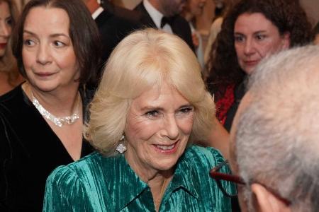 Lob dank Selbstironie: Königin Camilla überrascht bei Presse-Award Lob dank Selbstironie: Königin Camilla überrascht bei Presse-Award