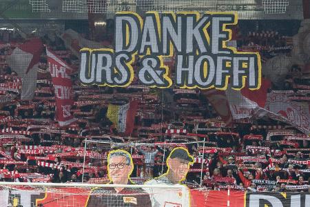 Union-Fans danken Fischer und Hoffmann mit Choreo Union-Fans danken Fischer und Hoffmann mit Choreo