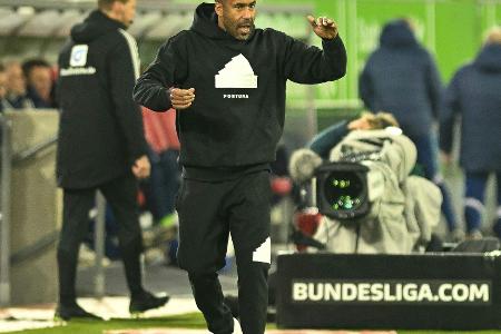 Schalke verliert wildes Spiel in Düsseldorf Schalke verliert wildes Spiel in Düsseldorf