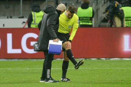 DFB bestätigt: Brych erleidet Kreuzbandriss im Rekordspiel DFB bestätigt: Brych erleidet Kreuzbandriss im Rekordspiel