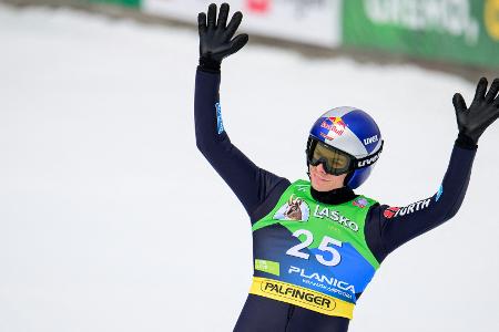 Skispringen: Wellinger fliegt auf Rang drei - Kraft überragt Skispringen: Wellinger fliegt auf Rang drei - Kraft überragt