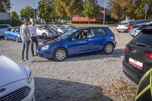 So finden Sie Anfängerautos mit Sicherheit