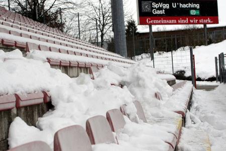 Zu viel Schnee in Haching: Heimspiel gegen Halle abgesagt Zu viel Schnee in Haching: Heimspiel gegen Halle abgesagt