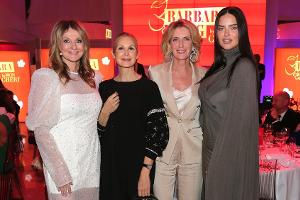 "Mon Chéri Barbara Tag 2023": Die Stars trotzen dem Schneechaos