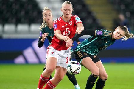 Olympia-Traum der DFB-Frauen lebt trotz Patzer in Wales Olympia-Traum der DFB-Frauen lebt trotz Patzer in Wales