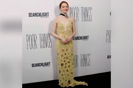 Bei Filmpremiere: Emma Stone strahlt im glamourösen Cut-out-Kleid