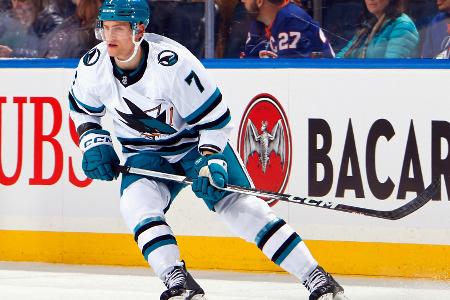 NHL: Sturm trifft doppelt bei Sharks-Sieg NHL: Sturm trifft doppelt bei Sharks-Sieg