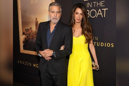 Auftritt in gelber Robe: Amal Clooney sorgt für Sommergefühle Auftritt in gelber Robe: Amal Clooney sorgt für Sommergefühle