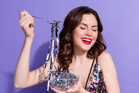 Weihnachten mit Lametta: Der Deko-Trend feiert ein festliches Comeback Weihnachten mit Lametta: Der Deko-Trend feiert ein festliches Comeback
