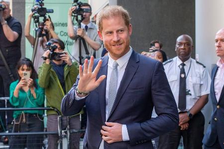 Prinz Harry erringt vor Gericht Teilsieg gegen die britische Presse Prinz Harry erringt vor Gericht Teilsieg gegen die britische Presse