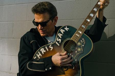 Chris Isaak gibt nach langer Pause wieder Konzerte in Deutschland Chris Isaak gibt nach langer Pause wieder Konzerte in Deutschland
