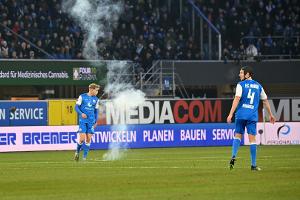 Stimmungsboykott und Pyro: Partie in Paderborn unterbrochen