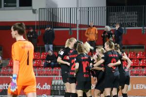 Bayer-Frauen beenden Sieglosserie